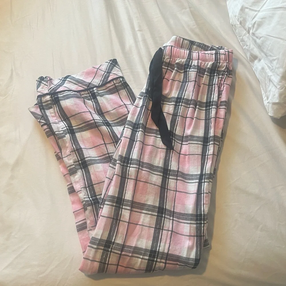 Victoria’s Secret Flannel Long Pajama Set - Picture 8 of 9